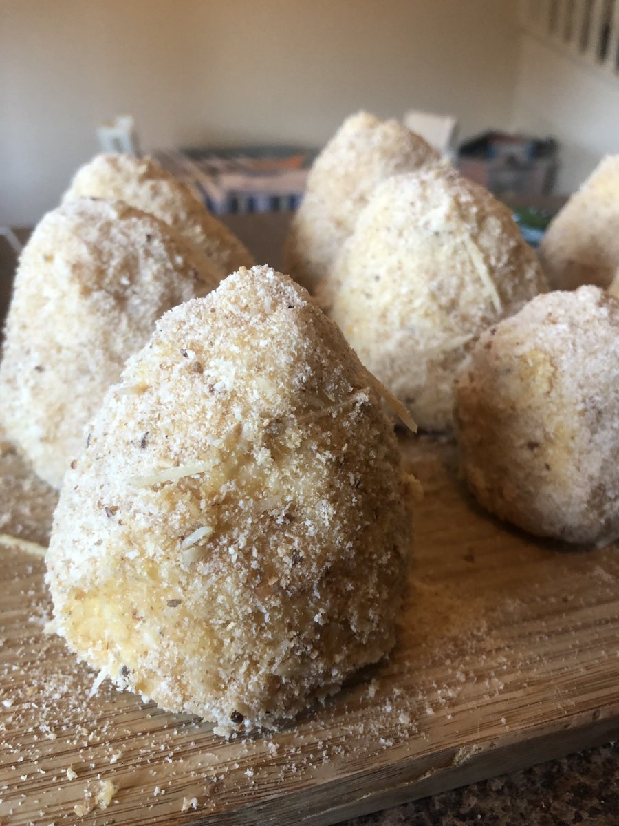 Jono5785's tweet photo. Made some Arancini Siciliano al Ragù for all my family in Sicily 🇮🇹 

Nailed it but next time won’t be so shy on the ragù

#WhenInLockdown https://t.co/eJyi2W4EYx