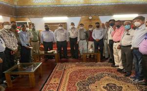 भारत के मुख्य श्रम आयुक्त ने #श्रीनगर में परियोजना अधिकारियों के साथ श्रम कानूनों और नए श्रम संहिताओं के कार्यान्वयन की समीक्षा की

विवरण:bit.ly/3rg8RzQ

<a href="/byadavbjp/">Bhupender Yadav</a>