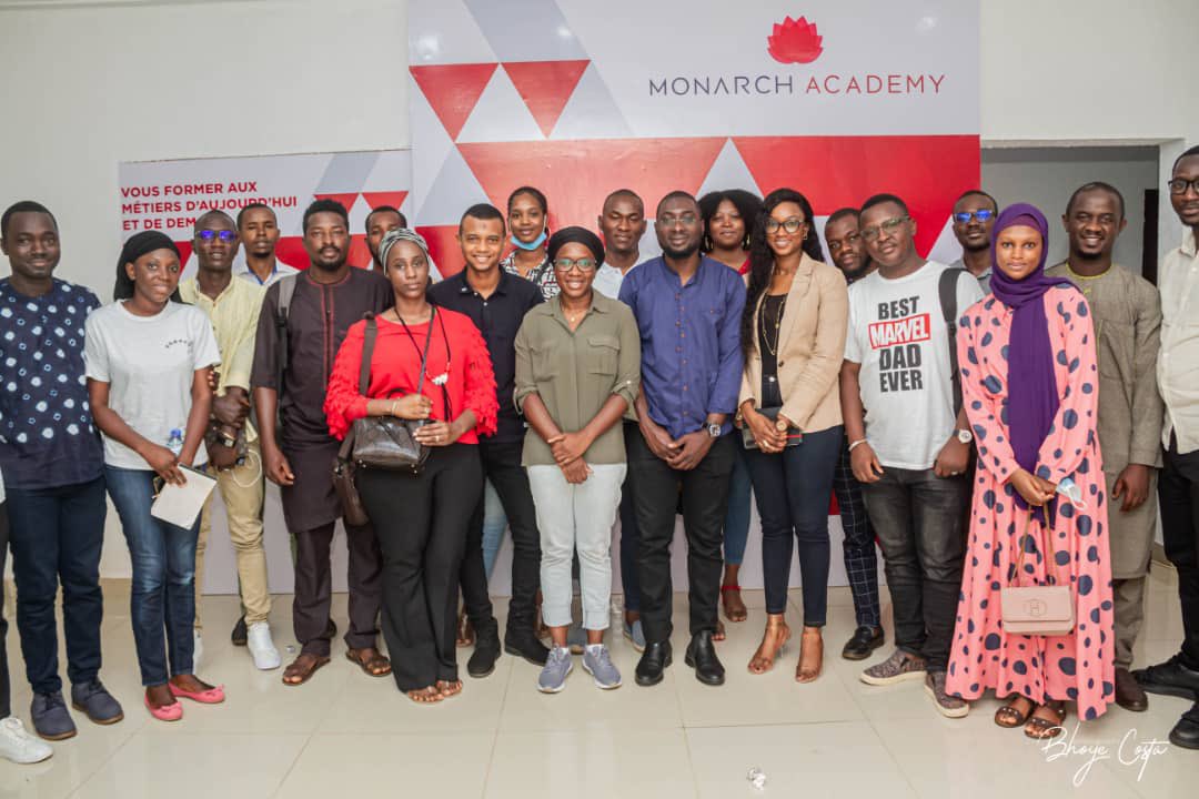MonarchAcademyA's tweet photo. Notre première MasterCreative a été une totale réussite grâce à votre participation active.

Merci à vous et à notre coach.
Vivez la rencontre en images 🥰🥰.
#MonarchAcademy #EcoleCreative #EcoleDigitale #BrandIdentity #design #identitedemarque #guinee #formationprofessionnelle https://t.co/7600pgbGh2