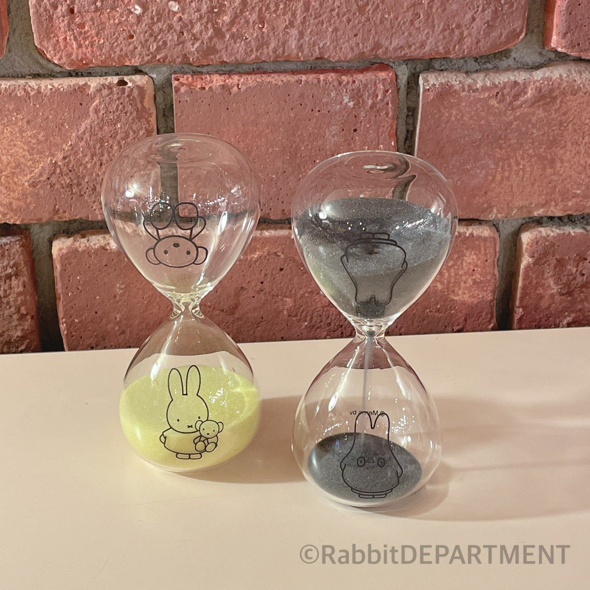 Rabbitdepartment V Twitter ミッフィーのイラストが可愛い砂時計 料理や筋トレの時にタイマーとして使える3分計です ゆっくりと落ちていく砂は見ているだけで何だか癒されますね インテリアとしてもおすすめです Rabbitdepartment 赤レンガ倉庫 Rabbitdepartment V Twitter ミッフィーのイラストが可愛い砂時計 料理や筋トレの時にタイマーとして使える3分計です ゆっくりと落ちていく砂は見ているだけで何だか癒されますね インテリアとしてもおすすめです Rabbitdepartment 赤レンガ倉庫