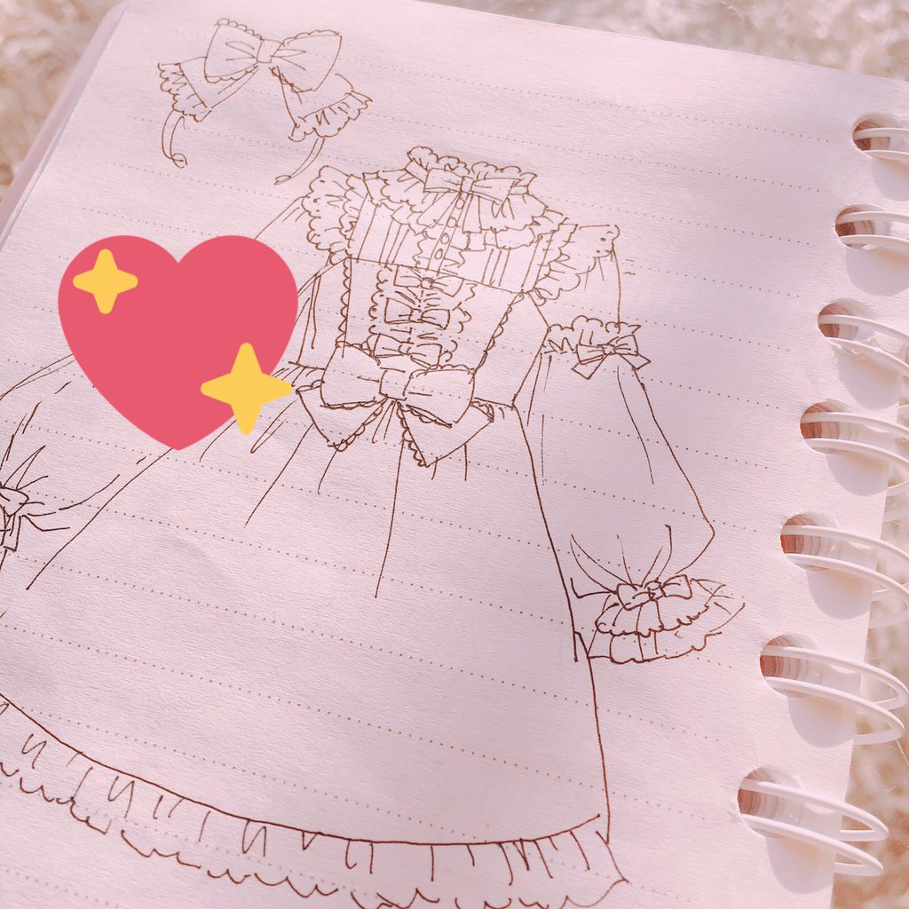 みーみ Sweet Dream 元デザイン 思いついたデザインをデザイン帳に描いたラフ画です 今回のデザインはイラストレーターのさかのまち様のキュートなメリーゴーランド柄を見ながらどんな絵型にしようか色々描いた中から厳選しました2型です