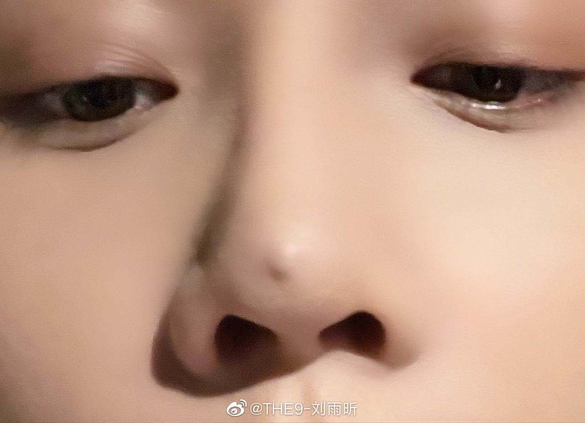 liuyuxinmybaby's tweet photo. Yuxin Weibo update 💙
“If it accidentally get into everyone’s lens on the road, please help me get rid of my acne”
HAHAHAHA Yuxin with her asking ums to help her get rid of her acne on her nose😂But, AAAAA she’s so cute pls🥺🥺especially the second picture!
#刘雨昕 #LiuYuxin https://t.co/1PyRclZThx