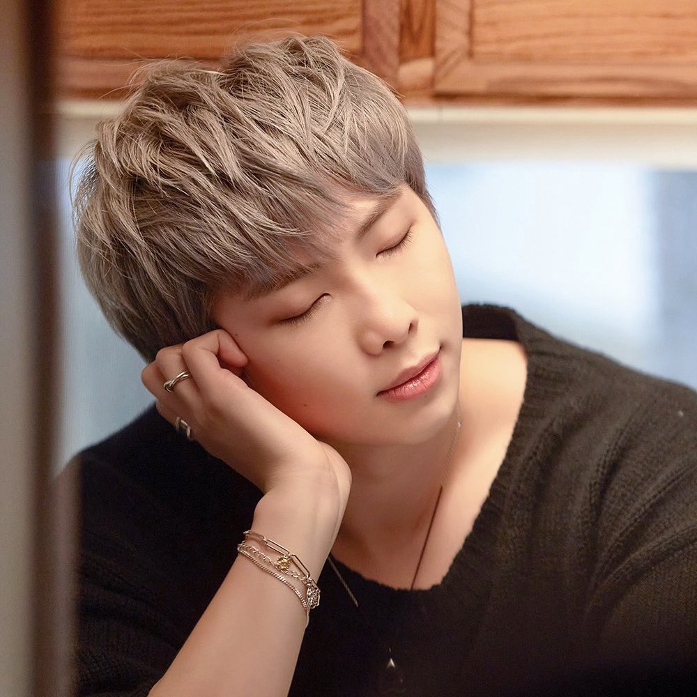 takoyakiiii94's tweet photo. Namjin AU
- πΎπππππ π
ππππππ -
Menurut Seokjin, beberapa hari terakhir omeganya bersikap sedikit lebih menyebalkan. Yang ia tak sadar, jadwal heat Namjoon datang lebih cepat dari biasanya.
Day 3 #OmegaJWeek @RJRmenfess https://t.co/nTZhnH5RPo