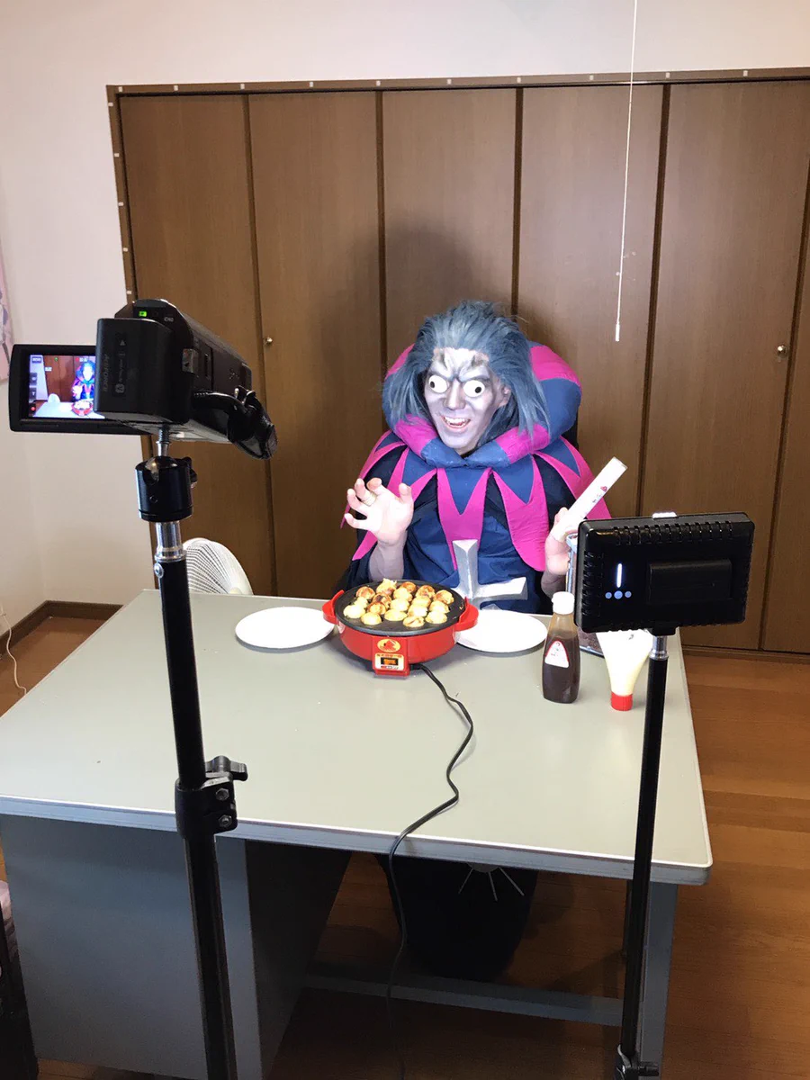 傍から見るとかなりシュール？YouTuberの旦那の様子www