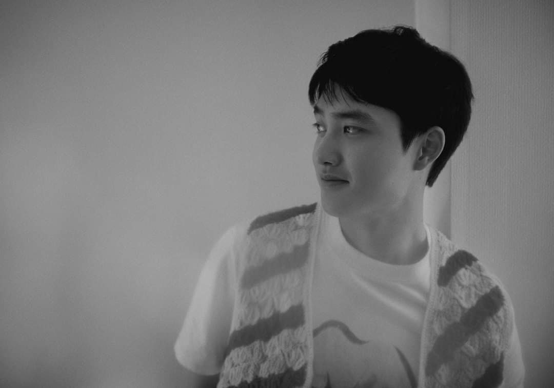 1D_ExoL's tweet photo. Estoy tan emocionada por ti 🥺♥️
Y estoy triste porque no podré comprar tu álbum. 
#Empathy_2ndLook
#고유명사_도경수얼굴
#공감_D7_두번째티저
#디오 #엑소디오 #DO @weareoneEXO https://t.co/NQ7breFmRg