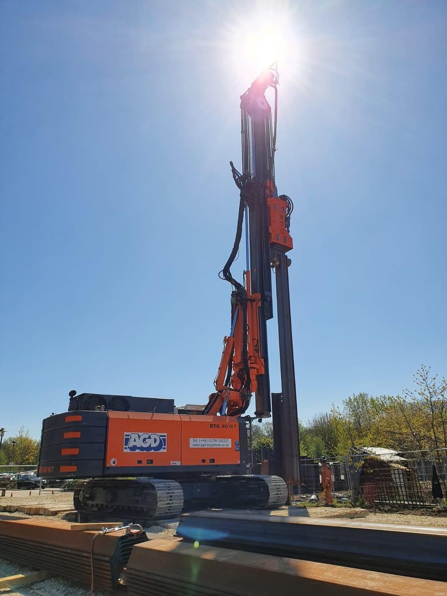 AGDEquipment's tweet photo. RTG RG16T #TelescopicLeaderRig with 750hp tier 4 engine &amp; MR150AVM 150 tons vibro installing PU22 #SheetPiles in Leeds for @JNPilingLtd. Available for sale or hire nationwide with experienced operators from UK &amp; Ireland dealers @AGDEquipment Celebrating 20 years with #RTG in 2021 https://t.co/6dwyXnHLrz