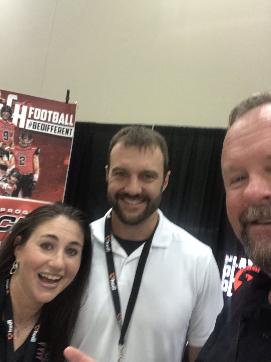 CoachJoeWillis's tweet photo. Great seeing @FerrisDesigns @THSCAcoaches convention in San Antonio! @_LeslieFerris is the best there is in graphics and program promotion! She is at booth 23020 by the inflatables! Come see her! #SID1 https://t.co/whJwFXqOLn