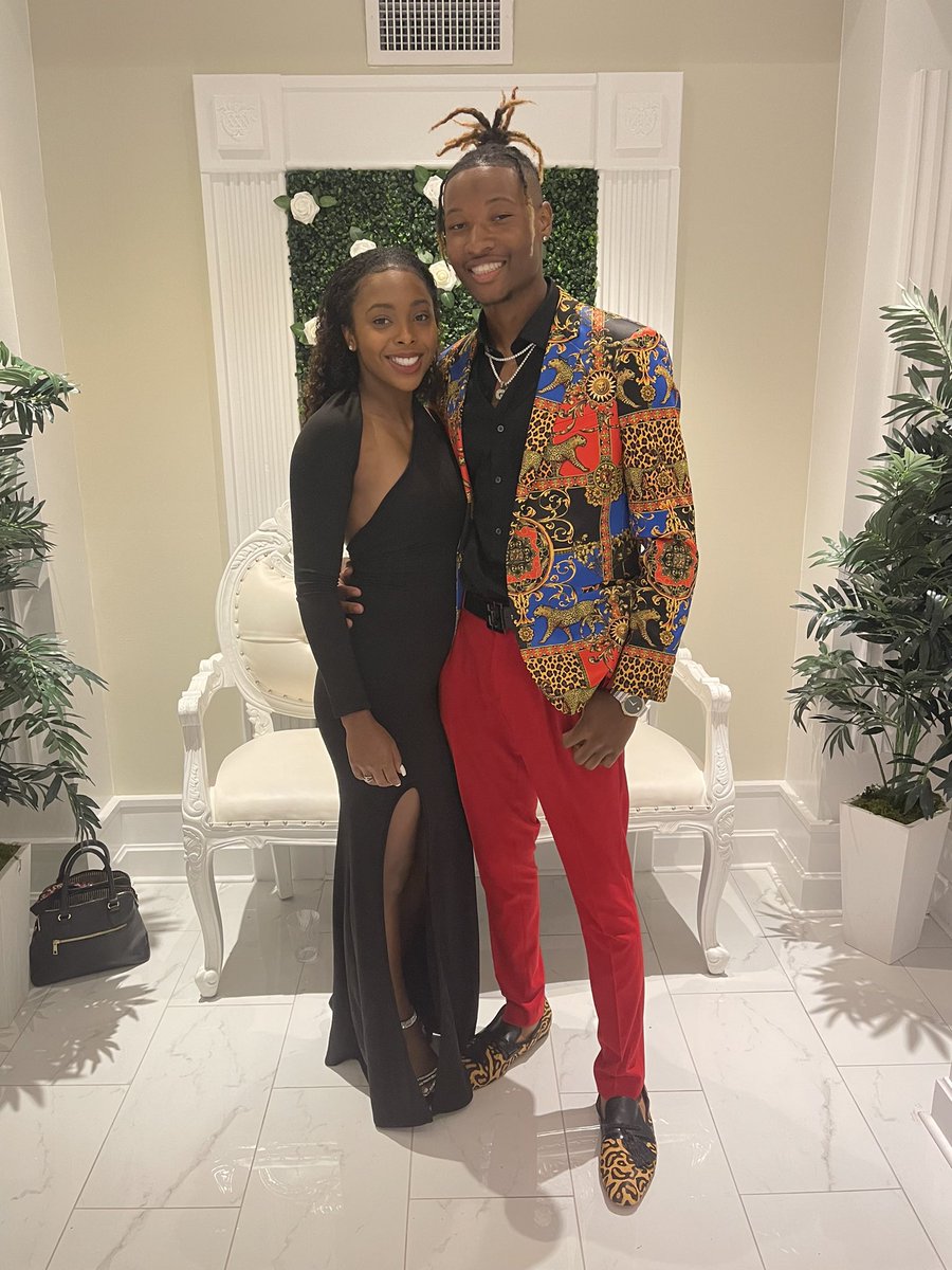 romedizzle_2x's tweet photo. When you find someone like me I make this look easy ❤️‍🔥-“Head Over Hills” @marteyiaariaaa
#headoverhills #steppingoutinstyle #popoutszn💕 #summervibes☀️🌴🌊 #aboutlastnight❤️ https://t.co/0oO4Is7obd