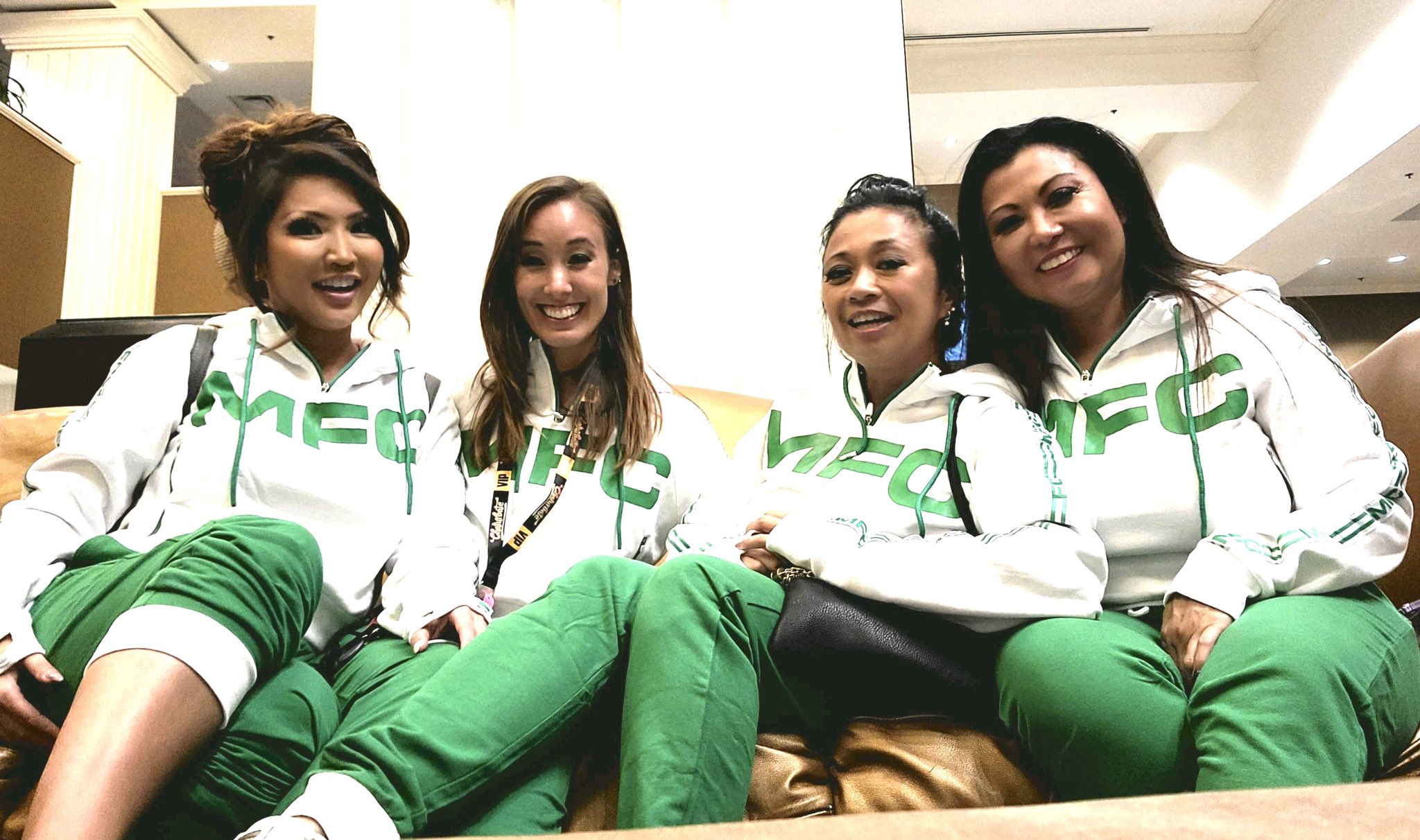 TW Pornstars - 3 pic. Lucky Starr. Twitter. Love my porn sisters!. 4:24