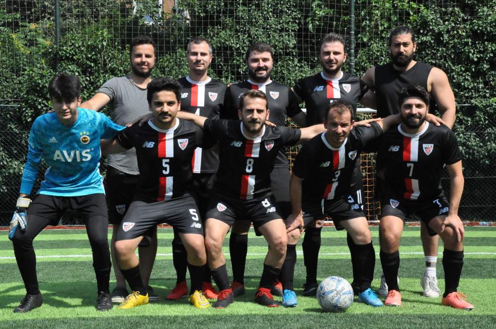 YENEMEYENLER. KAZANDIKLARI SAVAŞ YOK . 😊