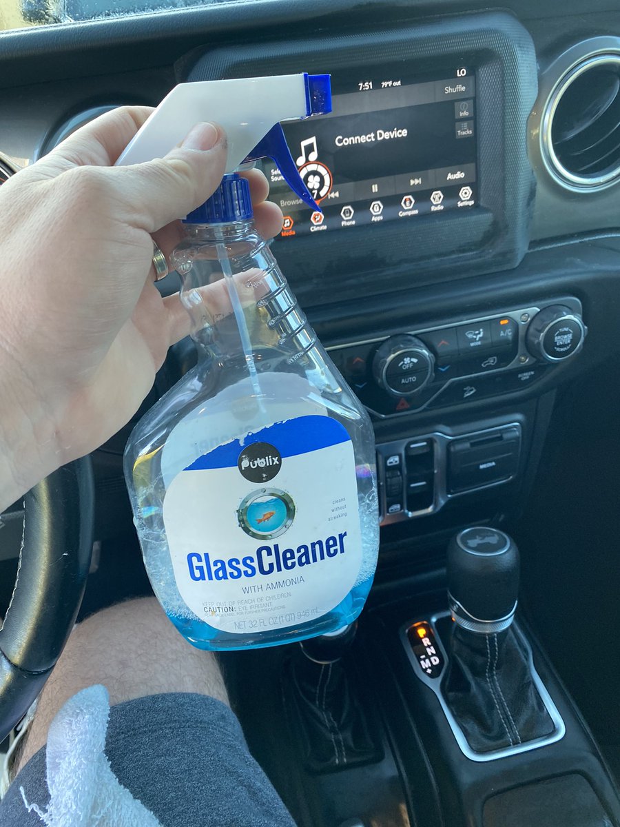 johnrobert172's tweet photo. @Avis don’t worry I will clean the dirty rental that you charged an arm and leg for because of covid   #filthy #rentacar #avis https://t.co/gg3fGTl7iS
