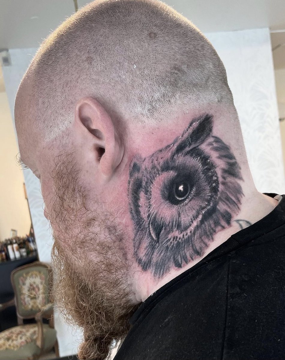 RogersTattoo's tweet photo. Got to tattoo one of my best friends today 🥰🥰 Done by Katrine 
@inkedmag @mokkitattoosupply @eternalink @cheyenne_tattoo 
#necktattoos #tattoo #tattooideas #guyswithtattoos #owl #owltattoo #femaletattooartist #inkspiration #bryne #norwegiantattooers #guyswithink https://t.co/QwVyRxBMKm