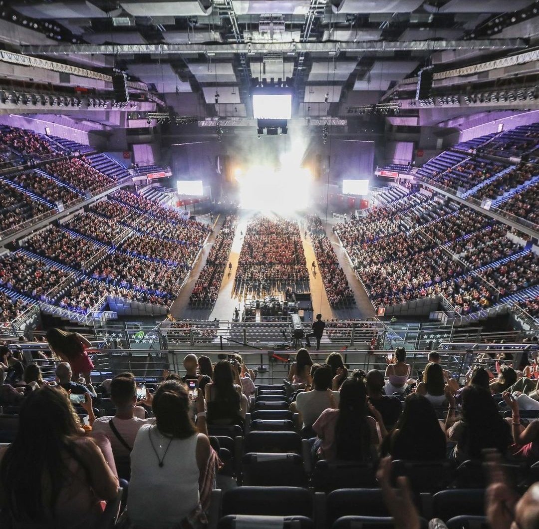 _lddts's tweet photo. Started from the bottom, now we're here 🌹💗 #LaNiñaWizink  
@lolaindigomusic @Saydi_FAB18 @MonicaP_FAB18 @Claudia_FAB18 https://t.co/Zyl5Oh5VTA