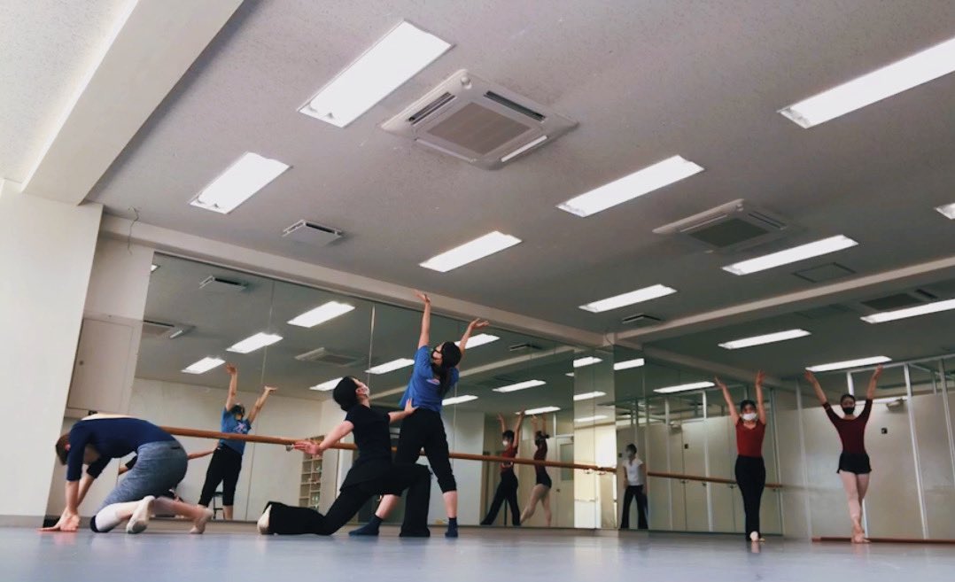 SARA49063582 tweet picture
