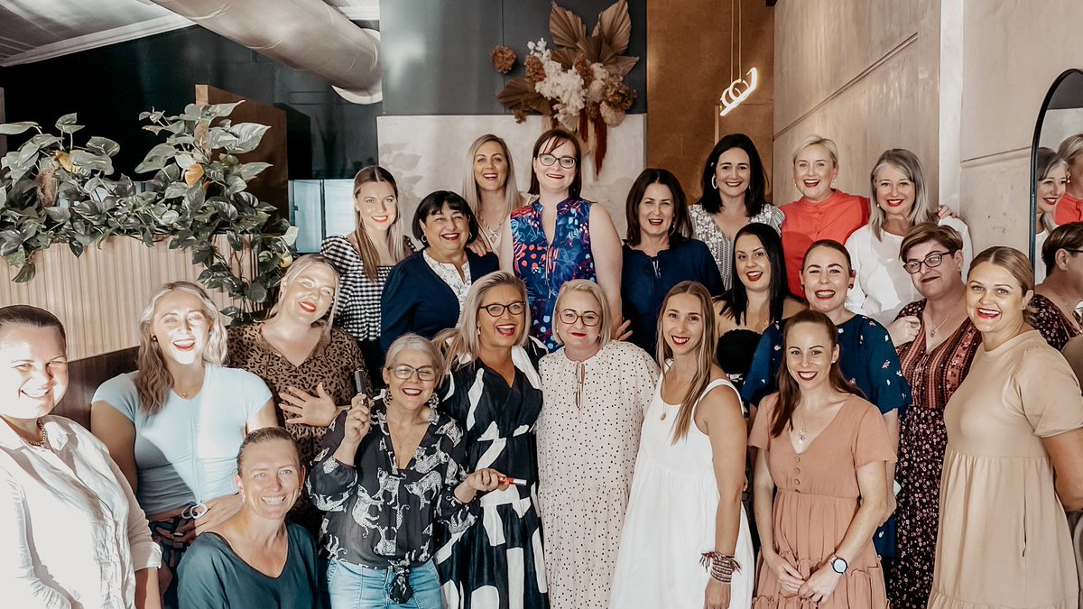 leadloveleap's tweet photo. So much wisdom and grit shared at the Lead Love Leap POP UP event! https://t.co/llVXUbuW5f