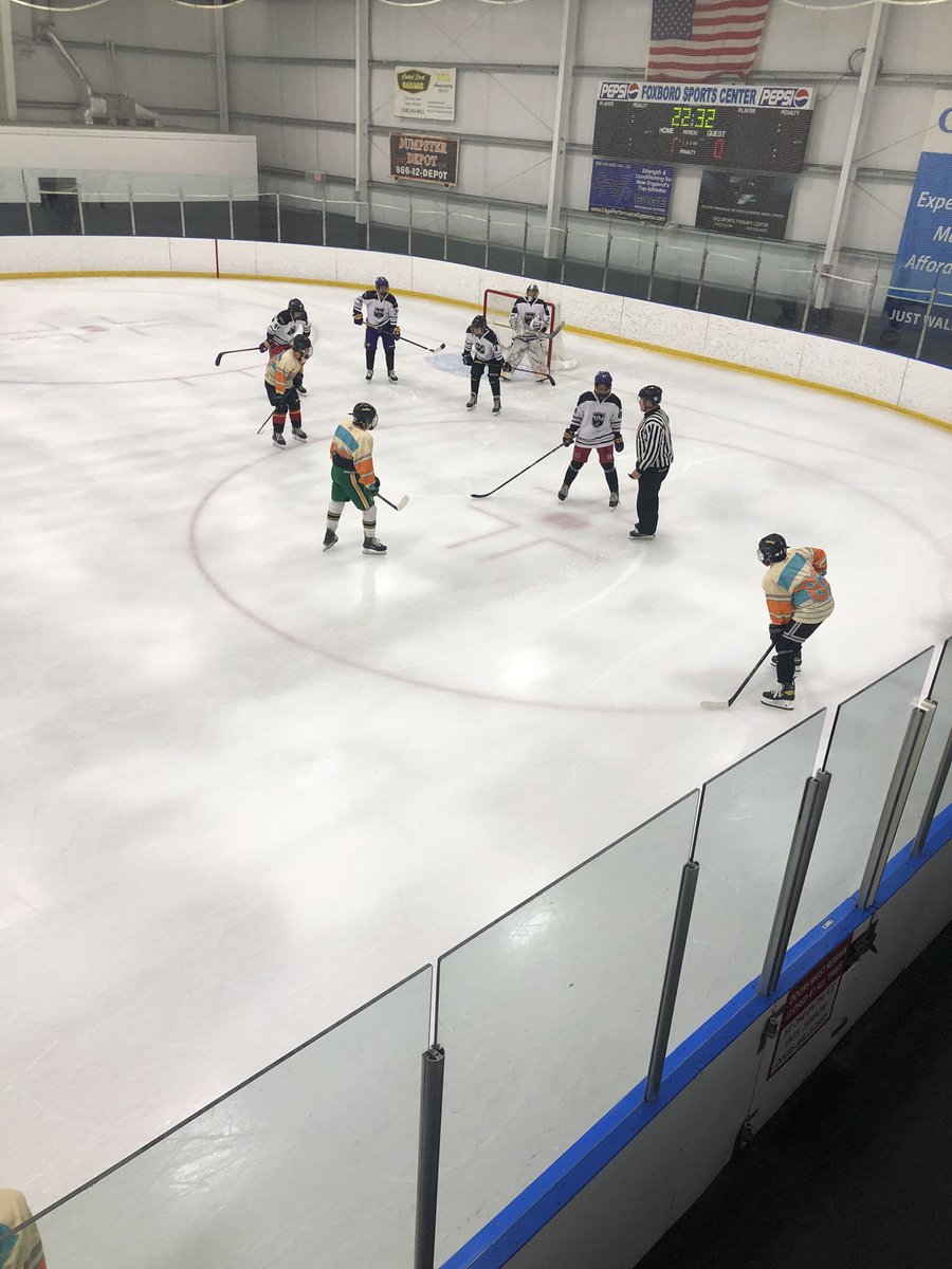 🏒 Mini Chowder Cup Playoff Sunday from <a href="/Foxboro_SC/">Foxboro Sports Center</a> - who will take home the 🏆?  We have our 👀 on the 07s all day!