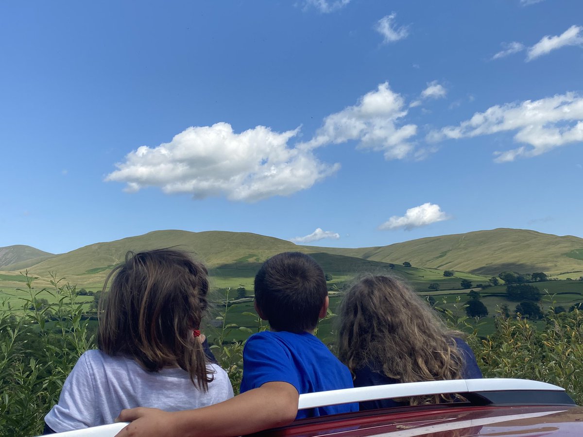 When they spot there grandad siloing on the other side. Little hawk eyes 🥰