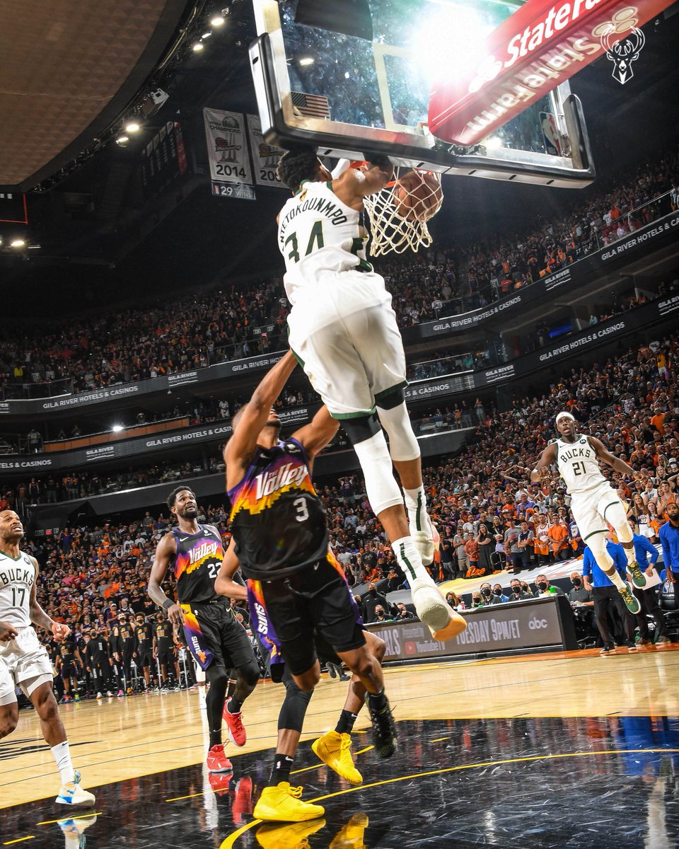 T8Hutch's tweet photo. July 14, 2021: The Sun Block (The Eclipse)
July 17, 2021: The Valley-Oop

Legendary. @Giannis_An34 @Bucks https://t.co/zcm4uDA7pU