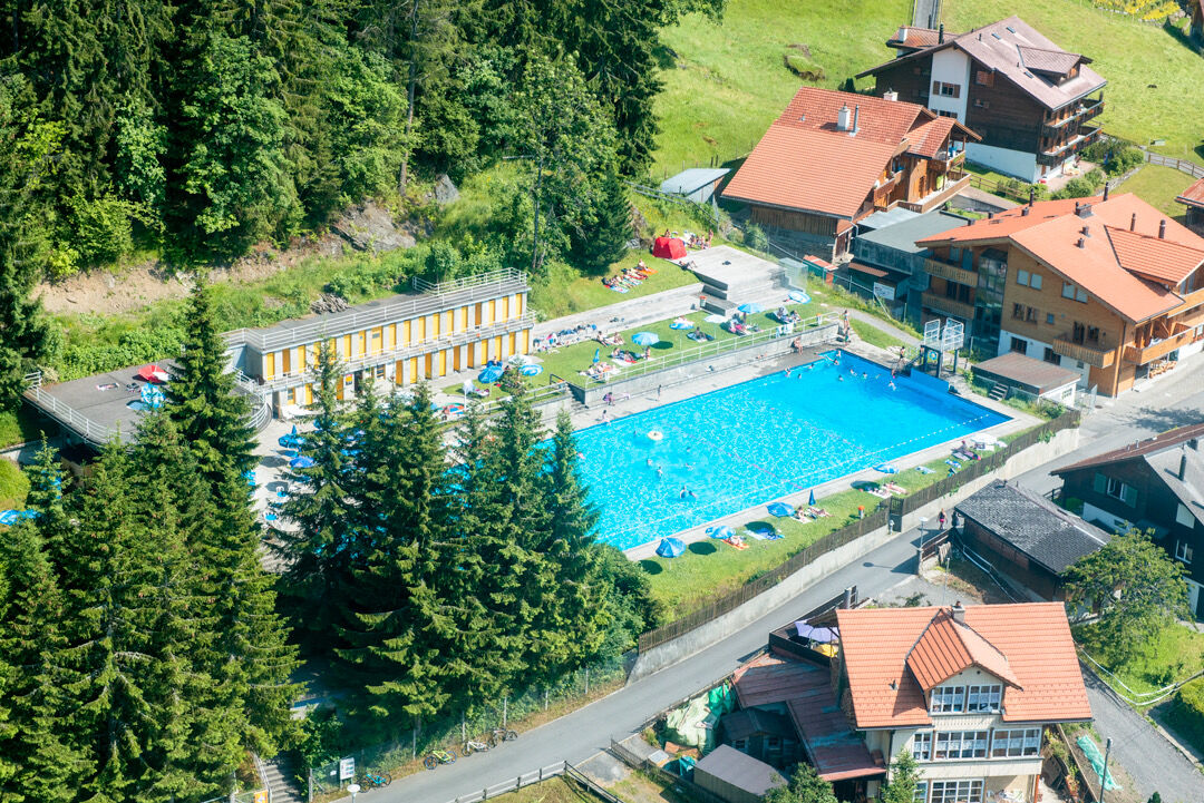 “Because a little bit of summer is what the whole year is about” John Mayer

#wengen #familyfun #switzerland #mountains #jungfrauregion #swissalps #travel #activities #fun #adventure #summer #family #holiday #kids #thingstodoinwengen #crazygolf #outdoorswimmingpool #tennis