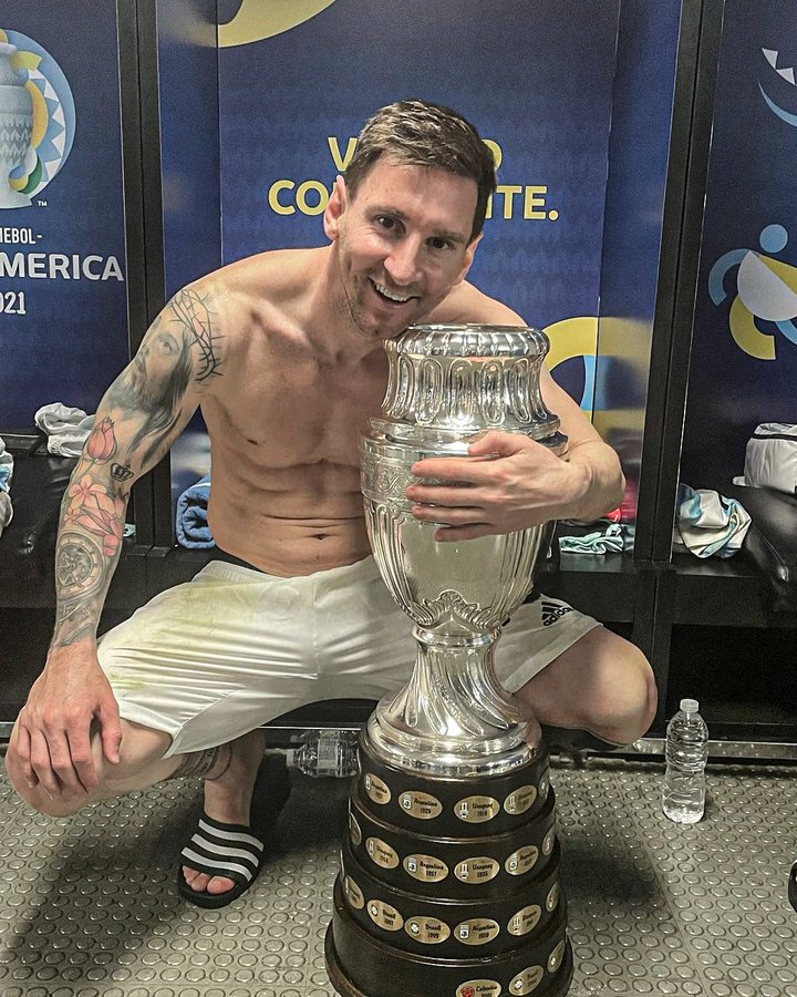 Lionel Messi Tops Cristiano Ronaldo For Most Liked Sports Photo In Instagram History News Scores Highlights Stats And Rumors Bleacher Report