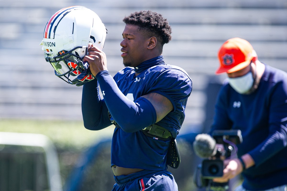 NathanKing247's tweet photo. Where does Ladarius Tennison fit in Auburn's secondary? 

"He's a see ball, hit ball kind of guy." https://t.co/0V1twzuDkM https://t.co/v2FsnZudqT