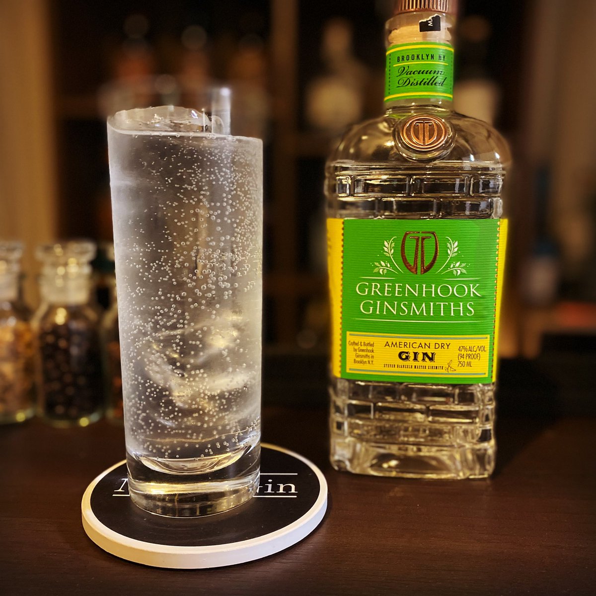 toku2781's tweet photo. グリーンフック！！

ジン飲んでる！！って感じ！最高！
明日も頑張る！！

#TGLC #mixologin #greenhook https://t.co/7IMkhHn8YW