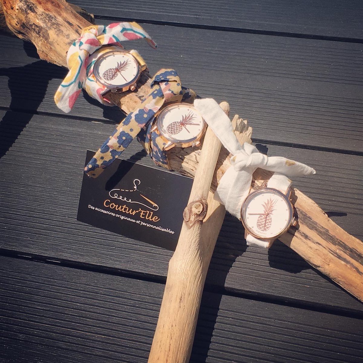 ElleCoutur's tweet photo. On passe à l’heure d’été avec ces #montres à #bracelets interchangeables ! 
Une tenue : un bracelet assorti 😉
Vous ne trouvez pas votre bonheur ? Contactez moi 😊
#faitmain #madeinfrance #diy #creationartisanale #madeinchartres  #montrefemme #artisanatfrancais #artisanat #ananas https://t.co/O2Mzg7UWiY