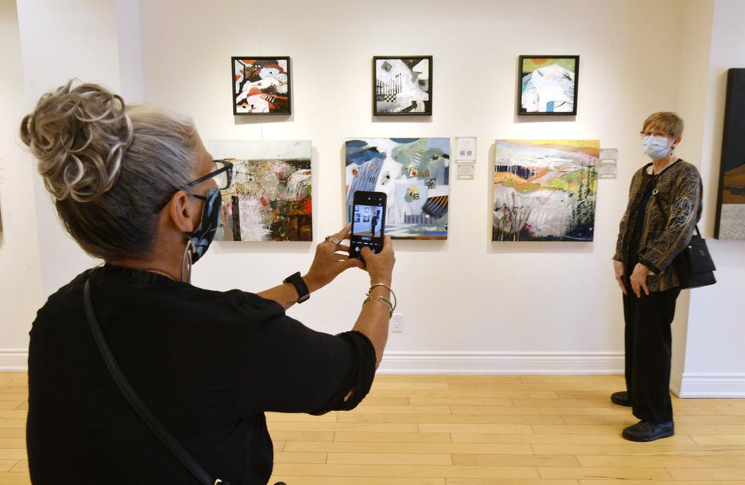 NancyFarrellArt's tweet photo. Exhibition with Floyd Elzinga closes on the 24th of July. A beautiful show! Link:  https://t.co/C2phJJPz2R https://t.co/wwU4PObGA8