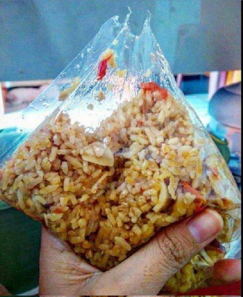 <a href="/jek___/">jek</a> #SayaMauMelamarAnakOm 

👴 : kelebihan kamu apa? 

👩‍🦲 : saya makan nasi goreng gk pake piring

👴 : haaa gimana??

👩🏻‍🦲 : (gini)