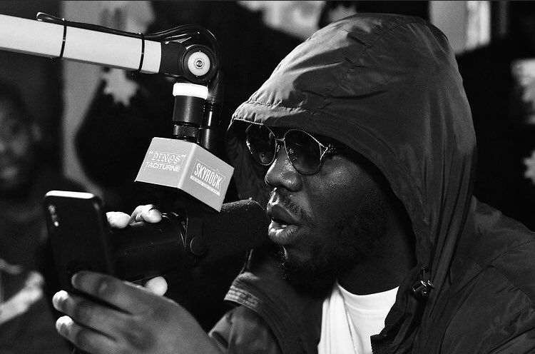 SkyrockFM's tweet photo. À 16H #Double @PunchyDinos sur #skyrock avec @corentinskyrock !
🎧 #DuMalATeDire ft @THEDAMSO & #Paranoiaque
➡️ https://t.co/80SMmalfU0 https://t.co/X3iMldb9jU