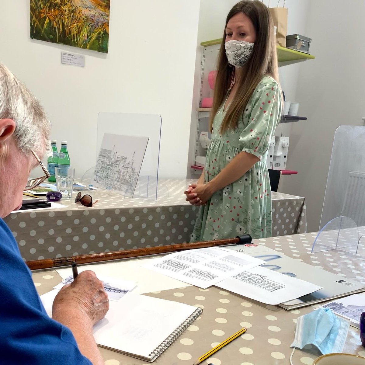 BingleyCraft's tweet photo. Fantastic townscapes drawing class today with Bingley artist Caroline Rilatt - our lovely attendees included someone who hadn’t picked up a pencil to draw for over thirty years- and guess what, she smashed it! #nevertoolate #drawing #art #workshops #thecrafthouse #Bingley https://t.co/znGWLzf6dd
