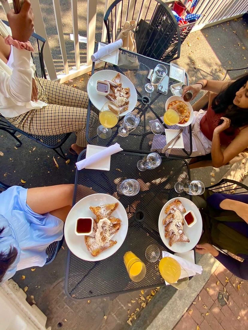 FlorianaDC's tweet photo. French toast, friends, and Floriana. Nothing says summer like brunch in Dupont Circle. Everyone is welcome, so come on by!
Photo taken by @pamela.tabely on Instagram
#dcfoodies #dcfoodie #dcfood #dcbloggers https://t.co/0NETT7btDP