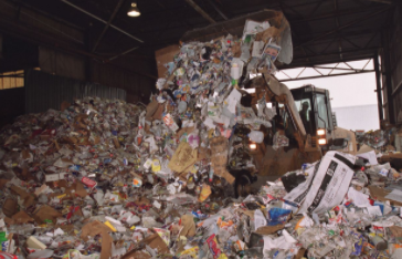 sunyesf's tweet photo. Learn about a pilot program in Onondaga County to ensure glass bottles are recycled into new bottles. ESF student Matthew Johnson produced a video for #OCRRA about the new program! #recycle #sustainability #SUNY #OnondagaCounty https://t.co/on4pBivfS1 https://t.co/w9mDsLYcDf