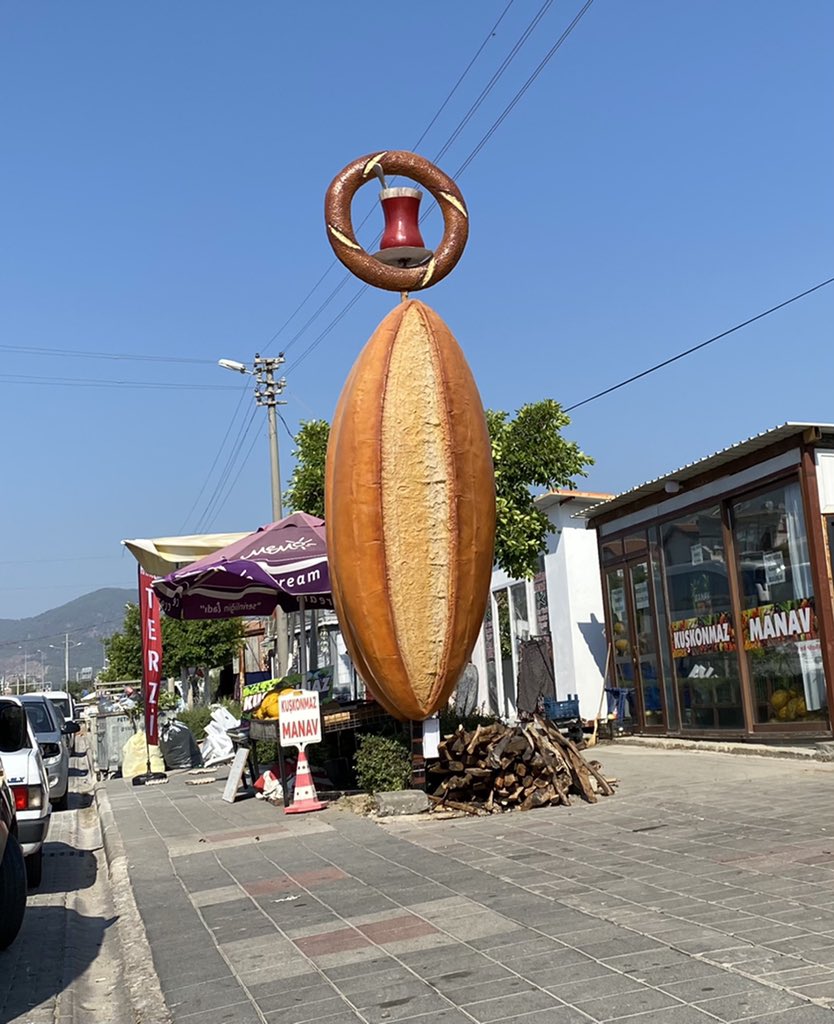 Bakın sahiden heykel yapmak zorunda değiliz