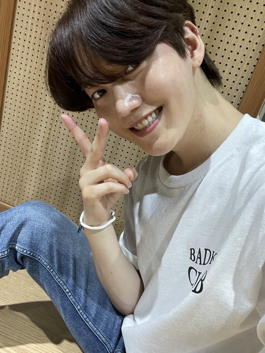 friends im feeling very lucky that we are getting a lot of seungjun content on my birthday ☹️💗