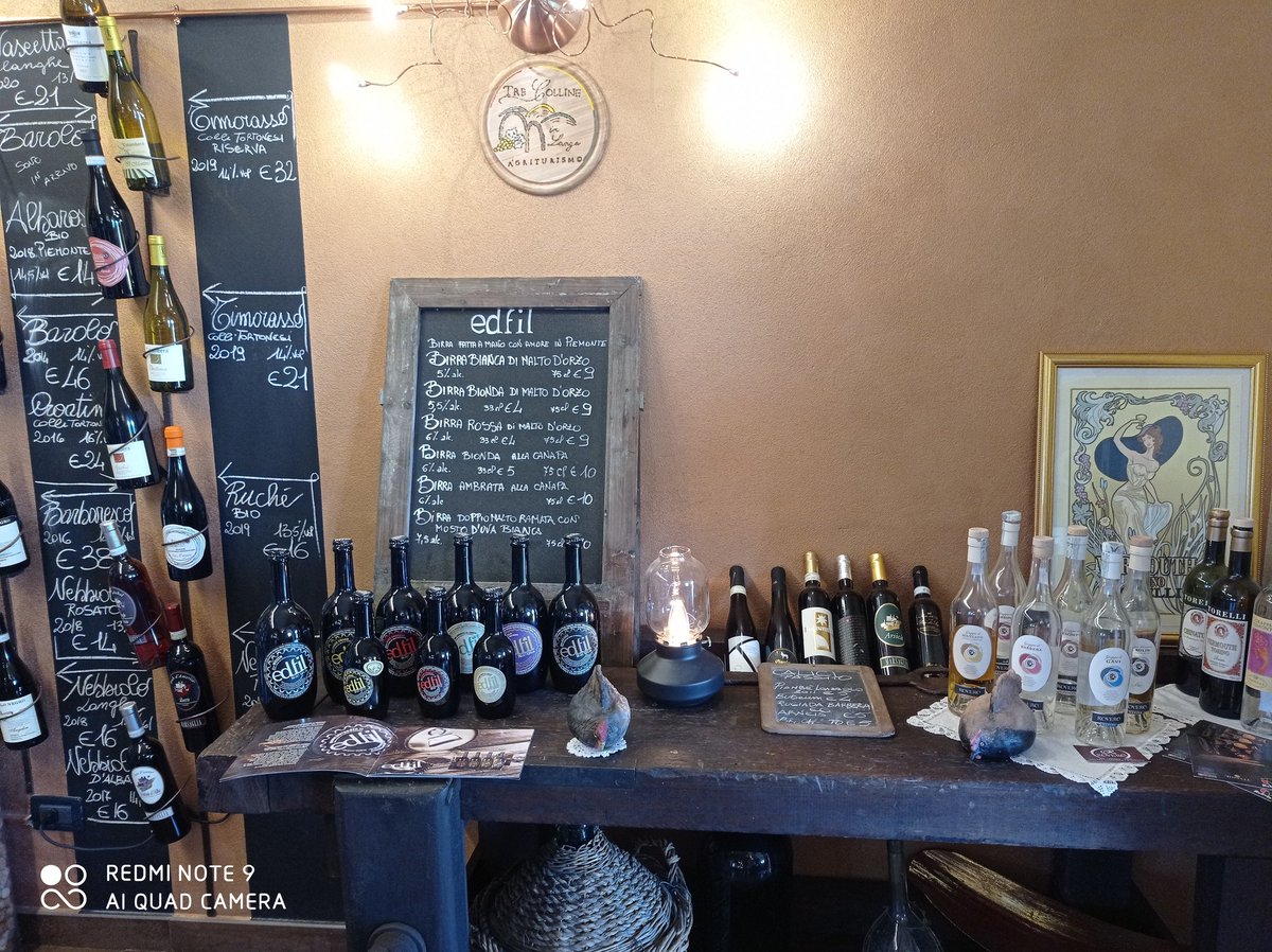 PiemonteDreams's tweet image. Hoe cool is this wine display! I saw this today on a lunch outing to agriturismo 'Tre Colline' in Bubbio, Alta Langa. Lovely lunch too 😋🥂. #SundayLunch #Bubbio #AltaLanga