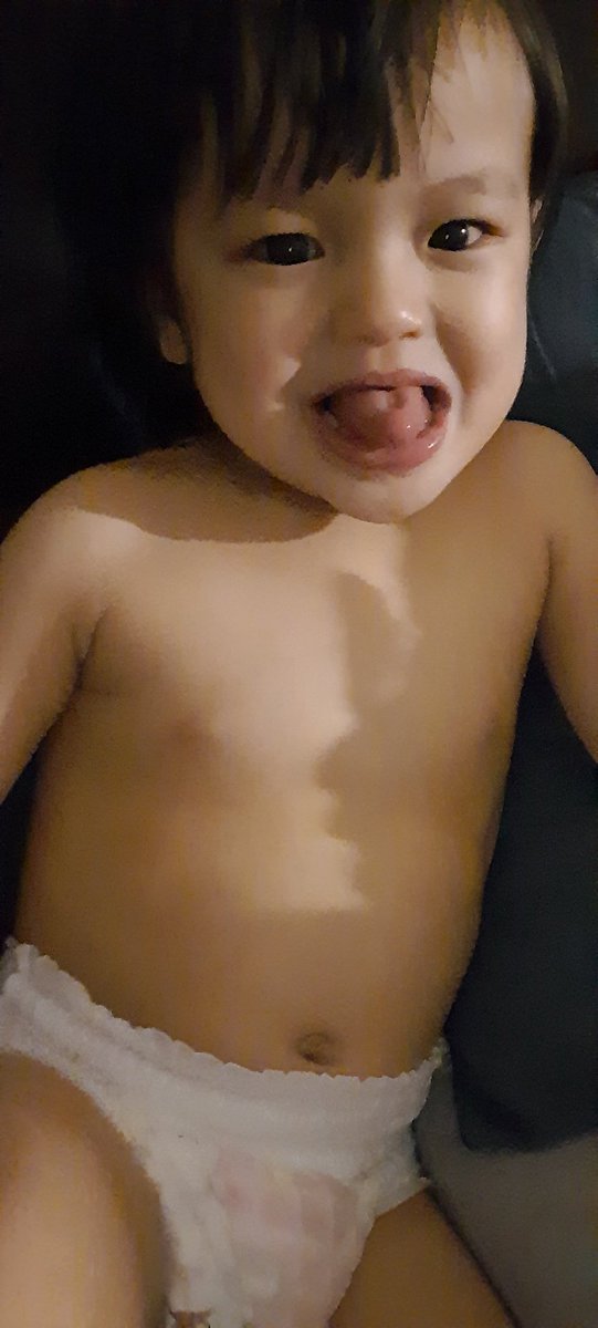 兒子怪怪的😂 https://t.co/lgV1030TZ6