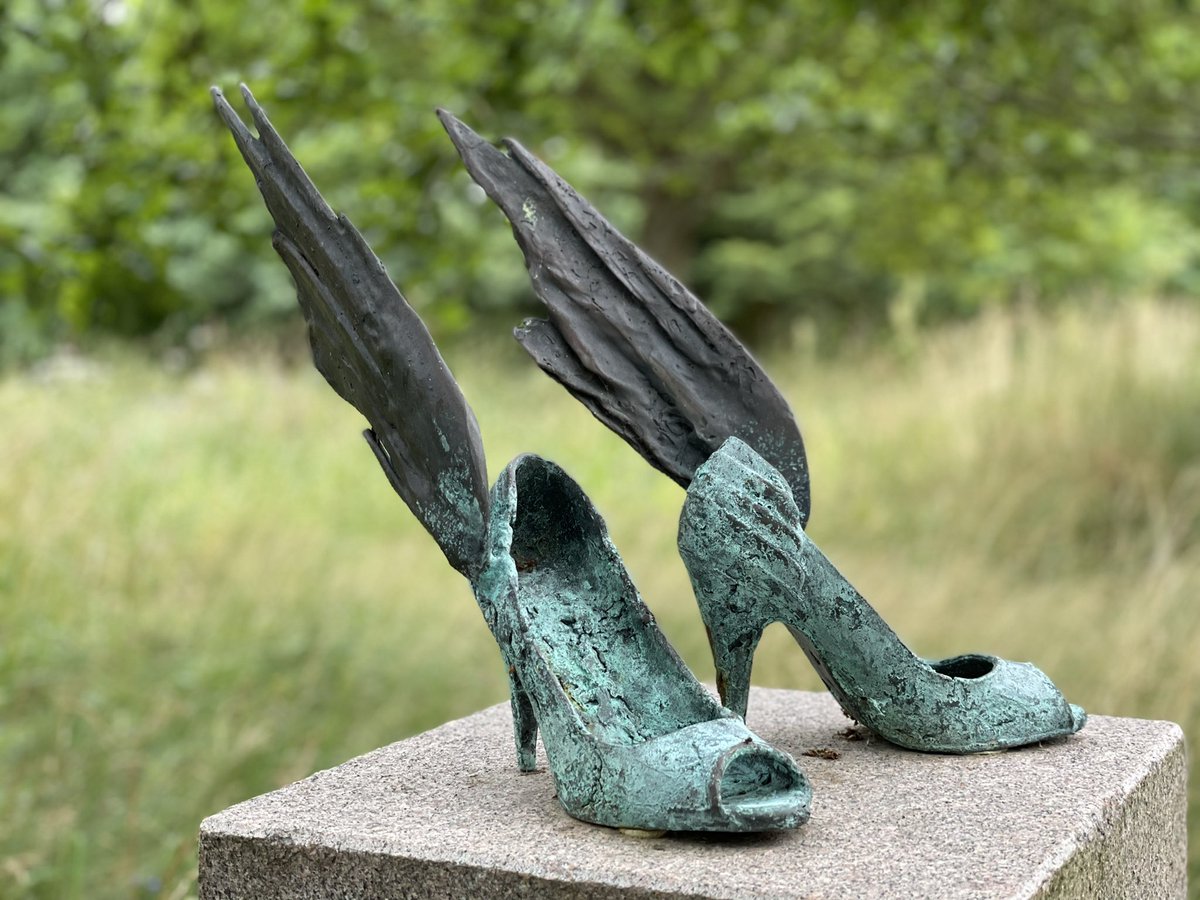 GPacyk's tweet photo. Stilettos with wings by Stinne Teglhus. Maybe for #Peitho, wife of #Hermes #mythology #SundayFeels #DronninglundKunstcenter #Denmark https://t.co/sseO9yTjkU