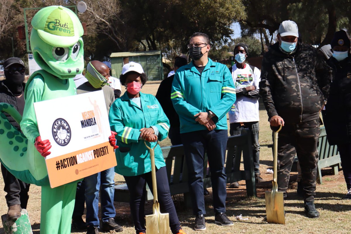 ButiGreenSA's tweet photo. With the @CityofJoburgZA speaker, Chief whip and Acting Municipal Manager. #67minutes #MandelaDay #ReuniteRecoverRebuild #Butigreen https://t.co/60tb9jNXJC