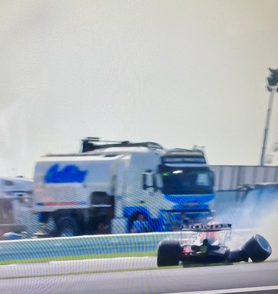 O5OGT's tweet image. Keeping the @Collins_Earth sweeper team busy this afternoon
at the #BritishGrandPrix  #silverstone