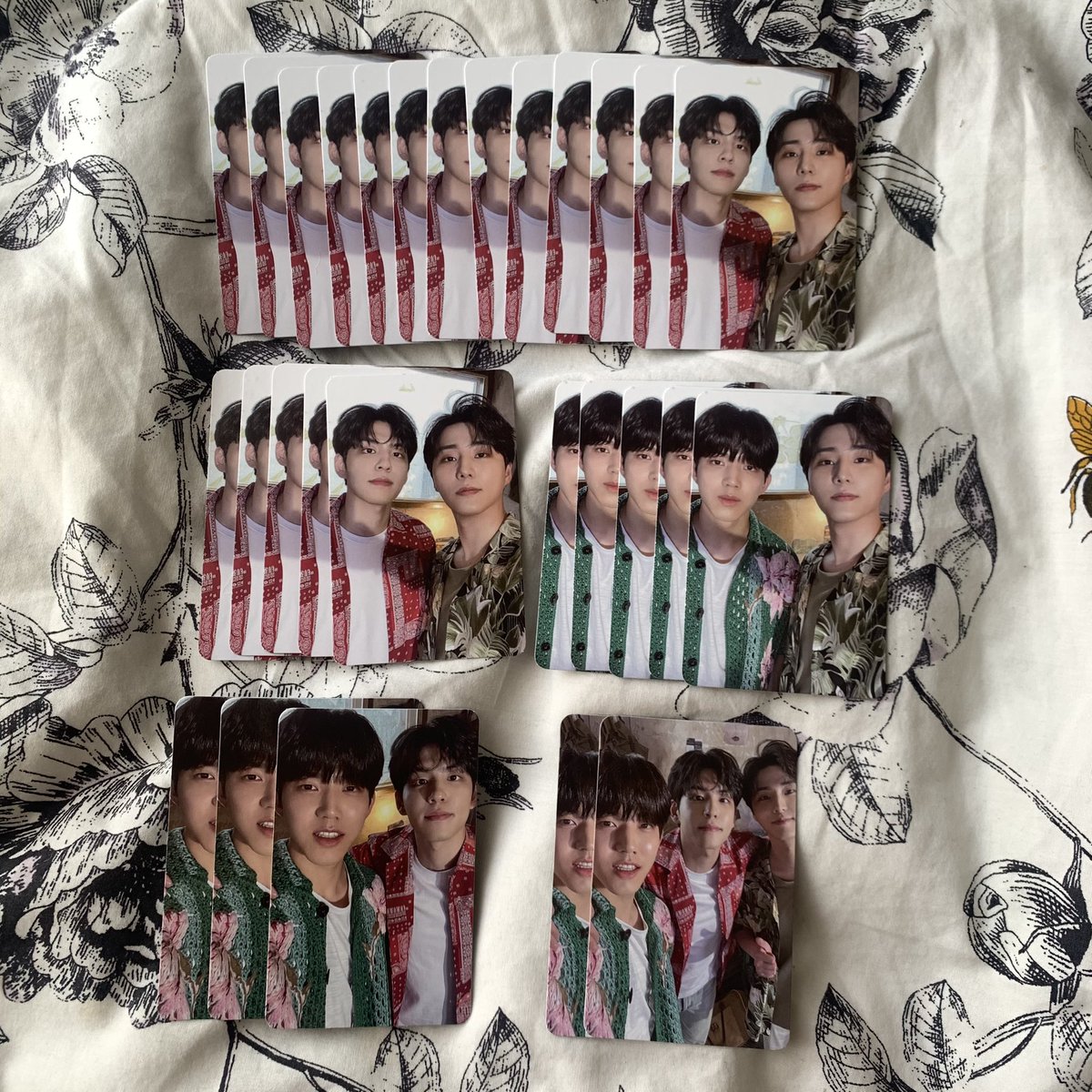 ukmyday's tweet photo. Hello!! I’ve just had the time to sit and unseal off of the GO albums ✨🌱 (this photo also includes my pulls from the Korea music fansign entry)

Aa tradition - I pulled barely any Young K photo cards, but I will try my best to give everyone their bias that they selected https://t.co/C1PFPdgHbu