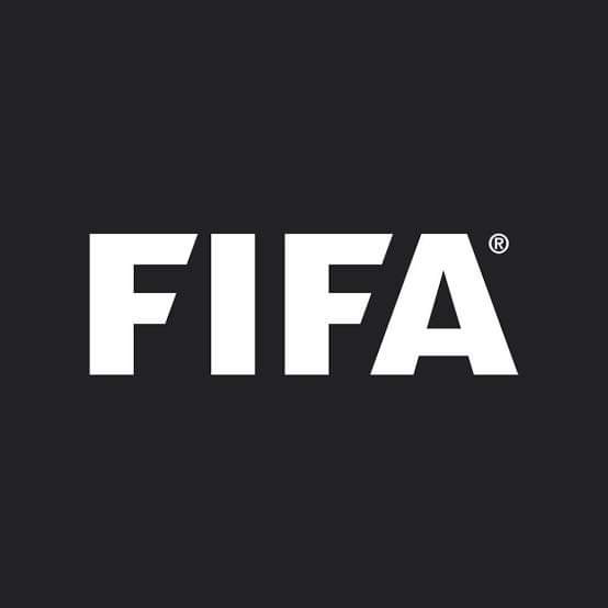 ehigeorge1's tweet photo. According to reports, FIFA are currently experimenting a new football system with these changes:

🔘 30 min. a half.
🔘 Game clock stops when the ball goes out of play.
🔘 Unlimited subs.
🔘 Throw-ins played with feet.
🔘 5 min. suspension for a yellow card.

#KeepingAnOpenMind https://t.co/RSx2QF4GLw