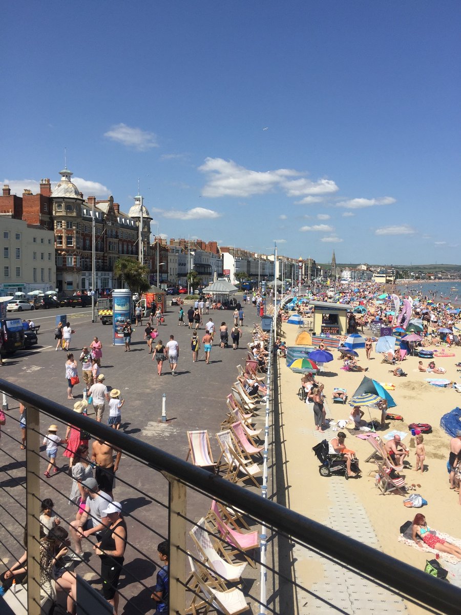 PatrolOfficers's tweet image. A very hot and busy week for the CSAS officers. We are continuing to patrol hot spot areas and deal with any ASB. We assisted police with a dog left in a car this week, luckily the dog was ok, please do not leave your pets in cars in this heat. Enjoy the weather and stay safe.