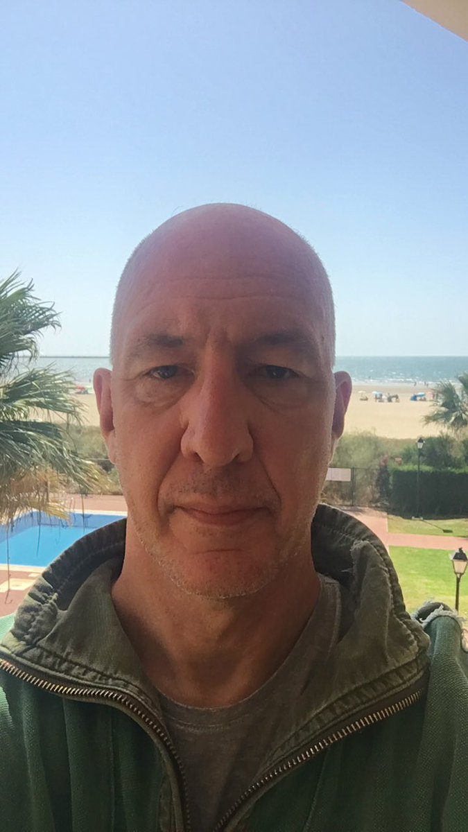 MarkAGKent's tweet image. Como diplomático, siempre es difícil salir de un país. Ha sido especialmente difícil salir de Argentina después de 5 años con tantas amistades. Juntos hicimos muchas cosas. Ahora tengo que reenfocarme y pensar en el futuro.  ¡Pero nunca olvidaré a Argentina y a los argentinos!🙏