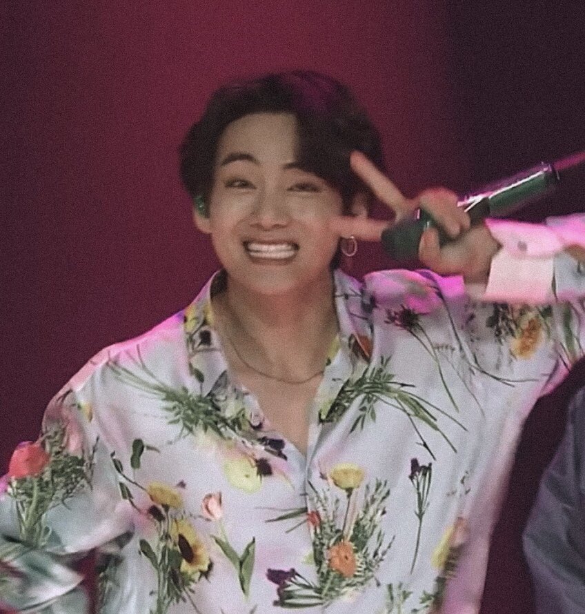 moonflowersjx's tweet image. his box smile #devasted