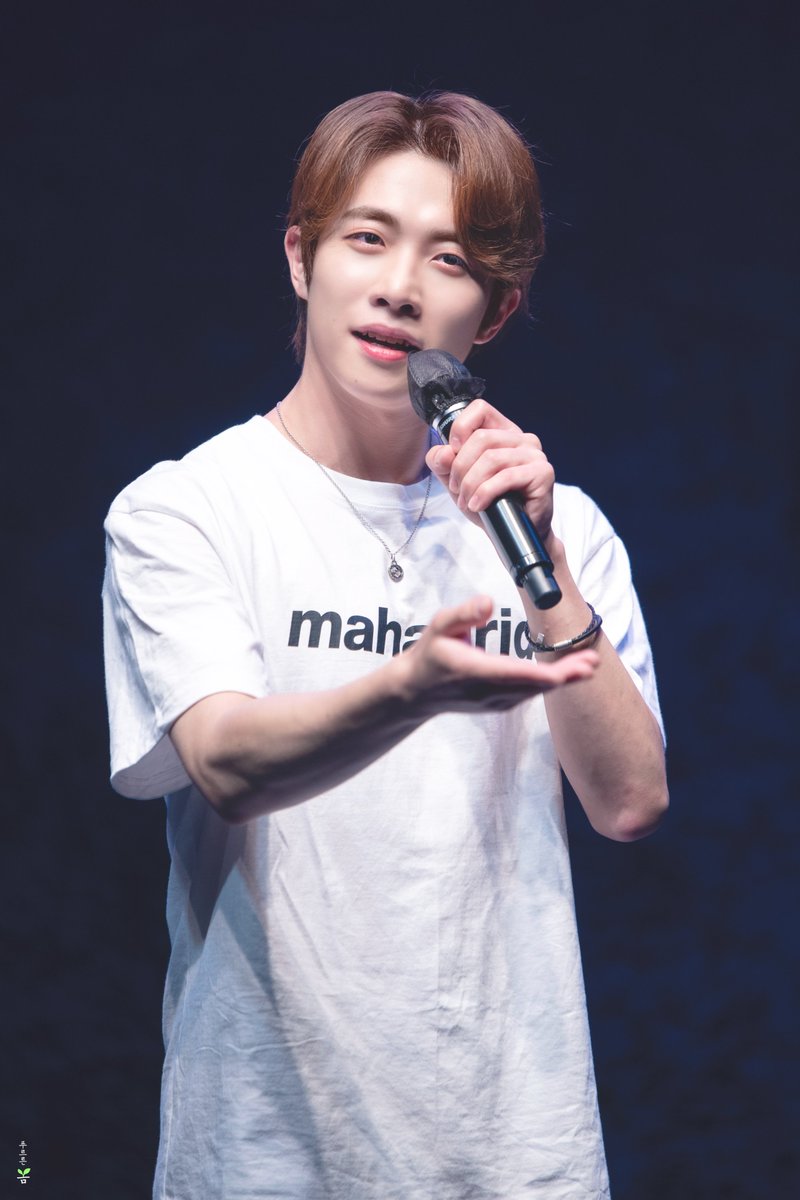 bloominspringM's tweet photo. 210718 4시 바톤콘서트
#박준휘 배우님 https://t.co/Lvtwz3pyyG