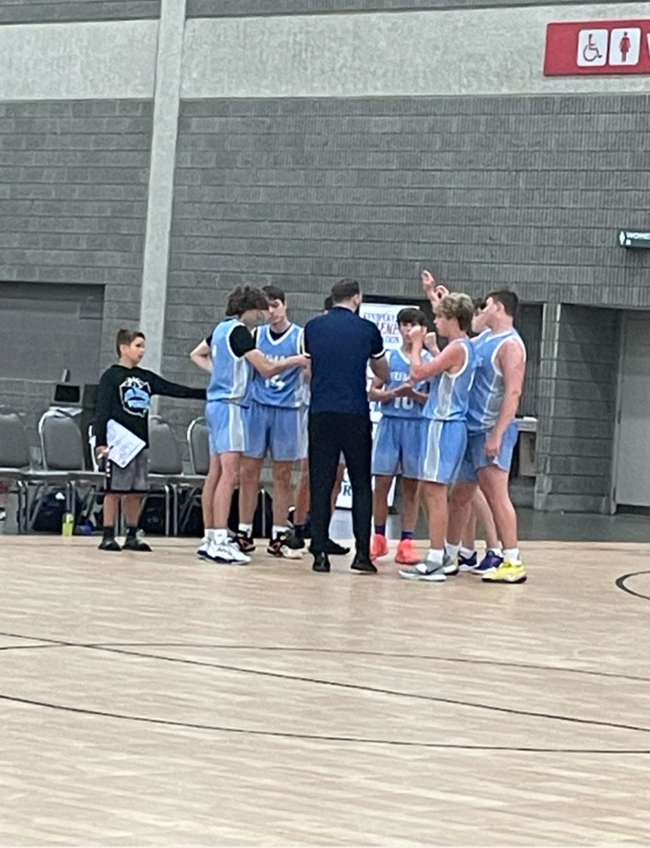 BleacherAcademy's tweet photo. 🔥Coach 'Ech' leading us to a 64-52 victory over Illinois Central Elite. 

Finished our last tourney off going 3-1. https://t.co/HSwilMdP9T