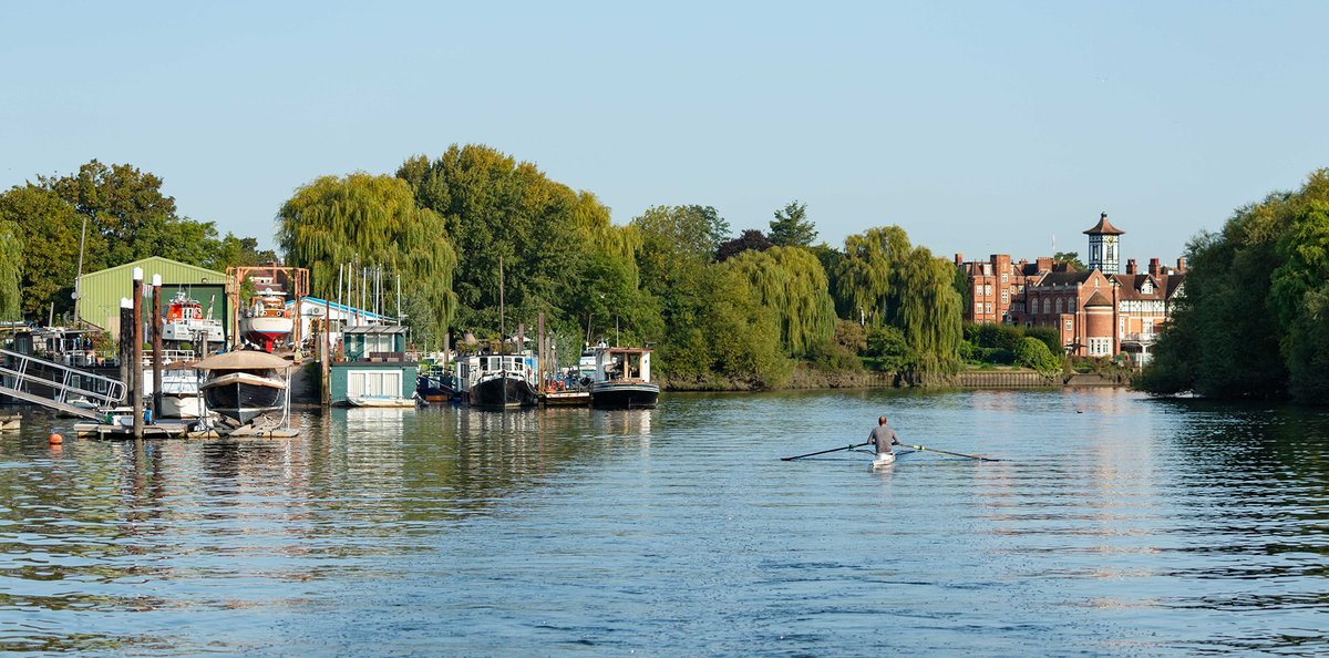 The tidal Thames flows at a faster rate than an Olympic swimmer and is subject to a daily rise and fall of up to seven metres, challenging even the fittest athletes hubs.la/H0SsGC20 #SaferThames #RespectTheWater