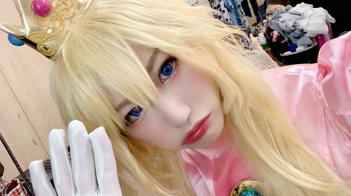 マリオコスプレで 上から下までパーフェクト ピーチ姫なれた クオリティ高し チェキもマスクやけど盛れた 自分の列が少ないと寂しいし 会いに来てほしい 可愛い 言われるだけで推されないから ネットもリアルも推されたい ゲームオーバーで 人生リセットできたら良いのに
