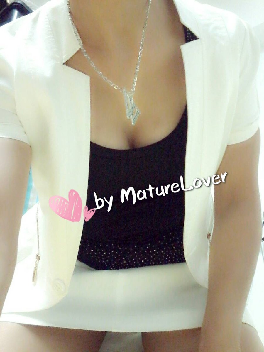 Maturelover S Tweet 原創 微信認識的50幾歲台灣熟女這週一樣每天來陪伴大家姐姐也嘗試起ol套裝這套也是我個人蠻愛的打扮是不是很有味道 支持原創 喜歡請轉推 喜歡 美魔女